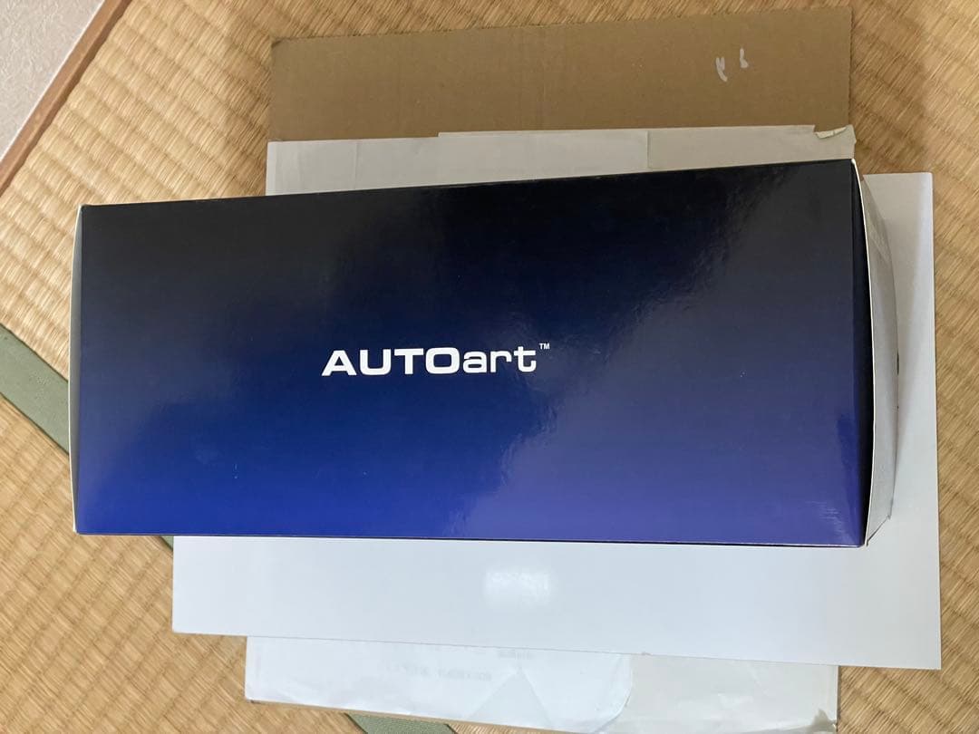 AUTOart オートアート 1/18 メルセデスAMG GT R 76334