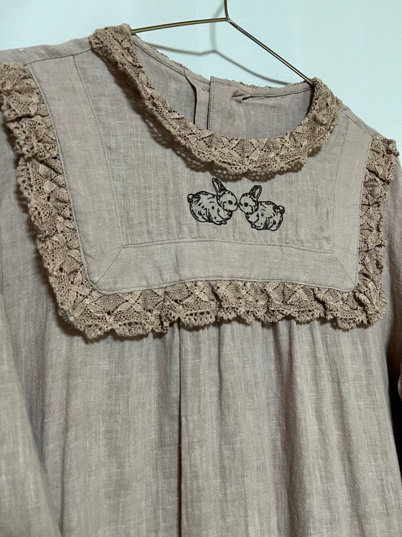 フランシュリッペ ヒュッゲワンピース リネン100 うさぎ刺繍 ピンク