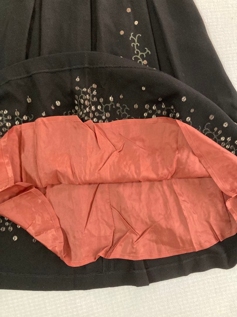 美品希少Sybillaシビラ上品刺繍ロングワンピース毛M ブラック系細身