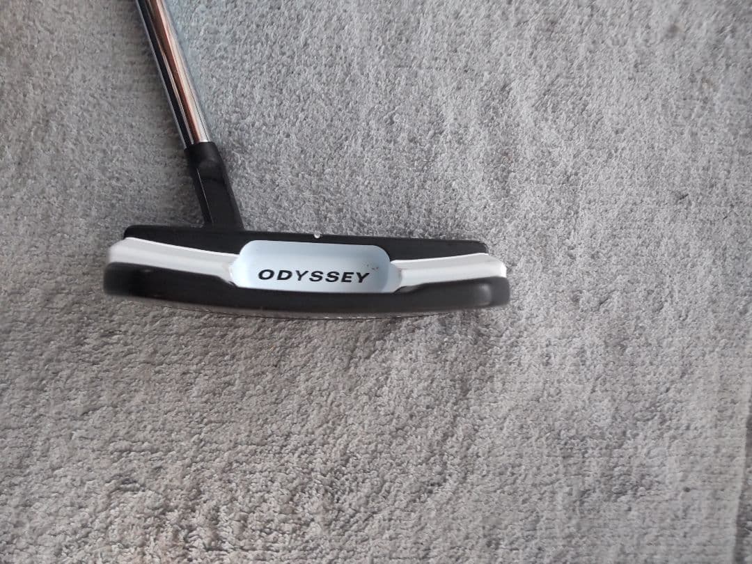 オデッセイ ホワイトホット Versa Three T S パター