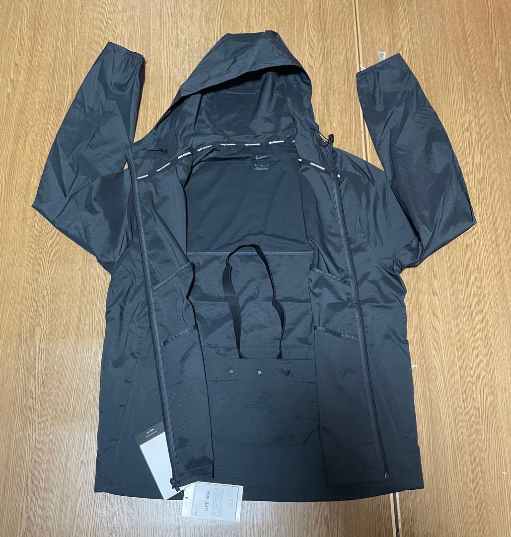 Mサイズ　新品　Nike ブラック ウィンドブレーカー