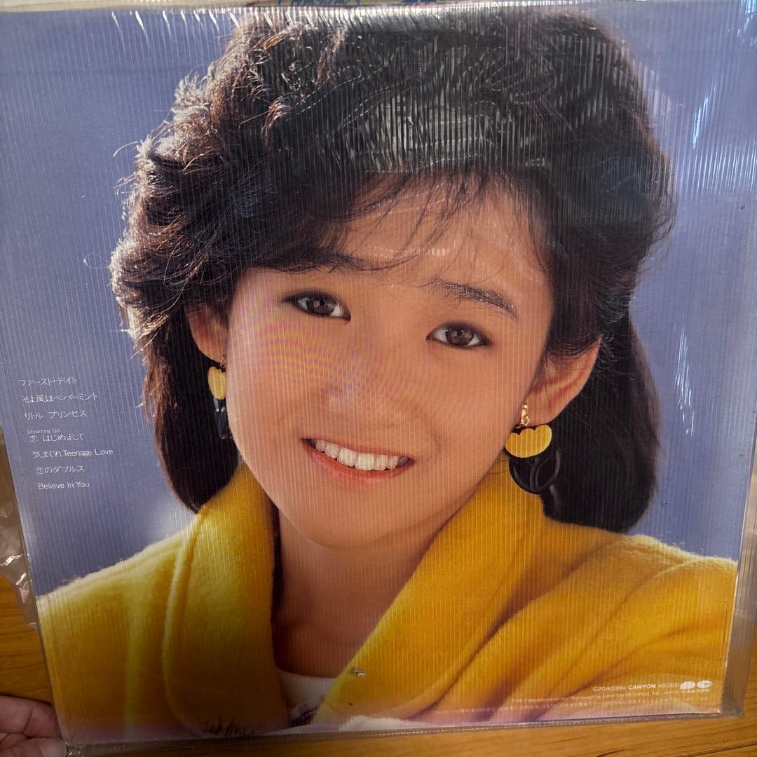 岡田有希子 贈りもの ベストアルバム LP 1.2セット売り