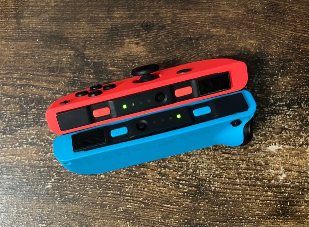 d*7様 Nintendo Switch 本体 ネオンブルー・ネオンレッド(ジャ