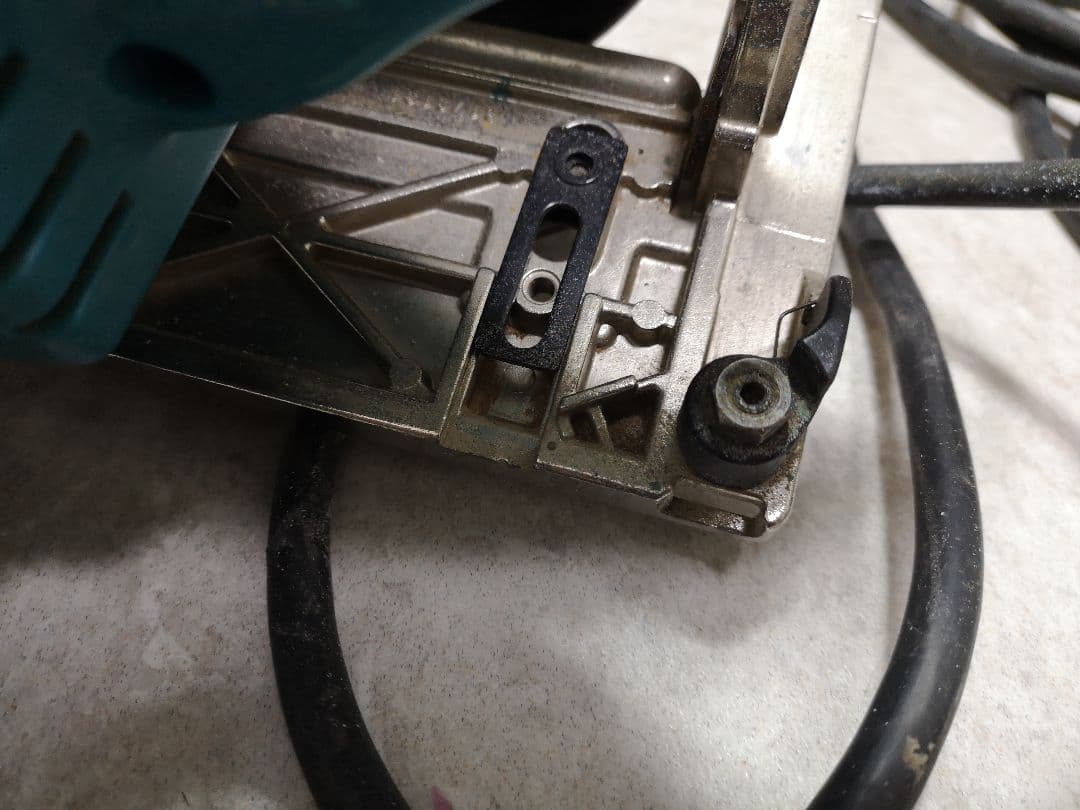 makita 5817CBA 電子造作用精密マルノコ 190mm 難あり