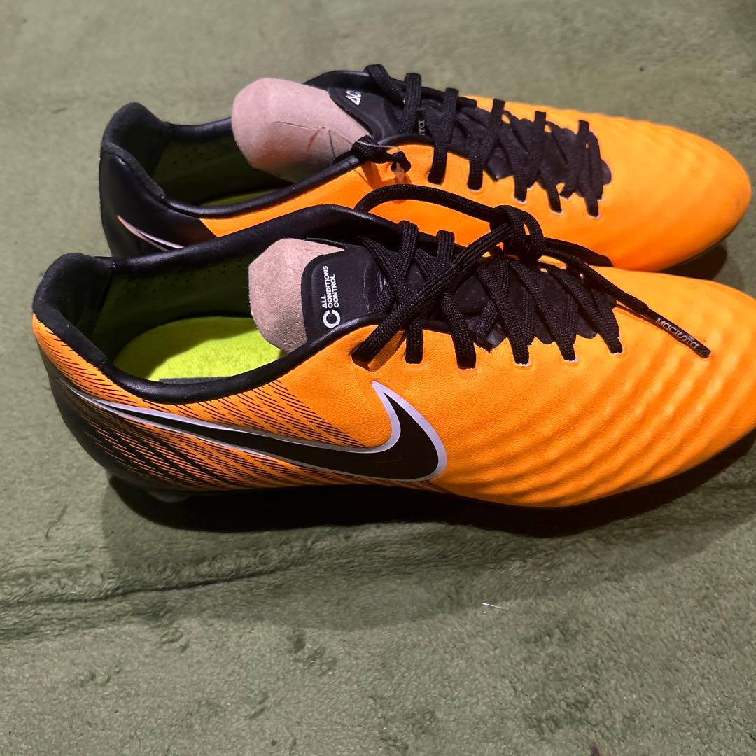 NIKE マジスタ オーバス2 SG
