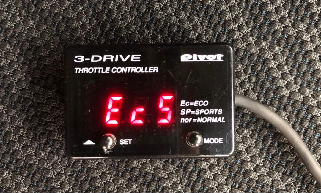 PIVOT 3 drive COMPACT スロットルコントローラー　THR
