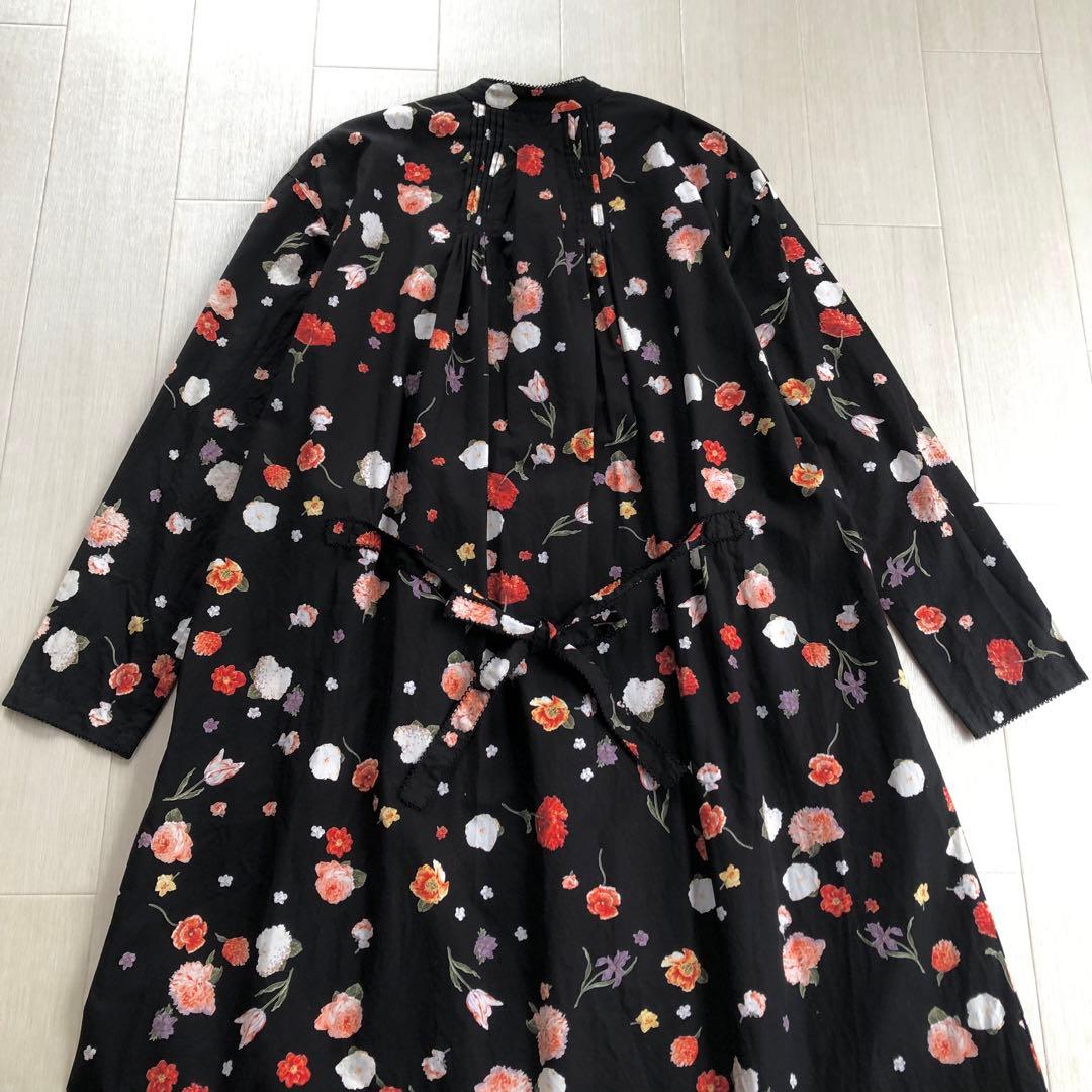 ワンダフルワールド 花柄 タック チャイナボタン 黒 Aライン ワンピース