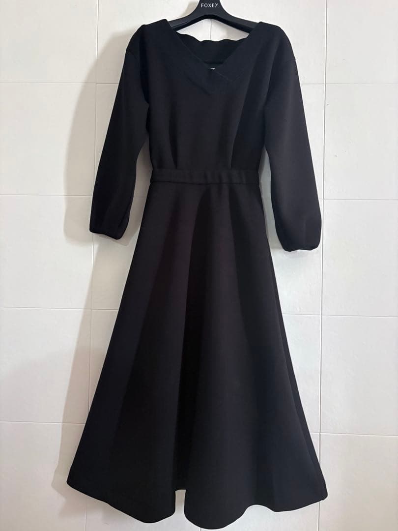 Her lip to Easy Essential Jersey Dress 黒