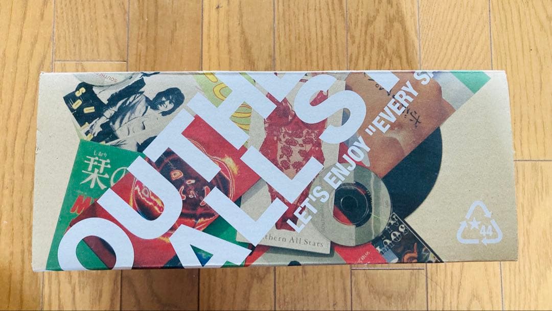 邦楽 SOUTHERN ALL STARS 44 SINGLES CONTAINER