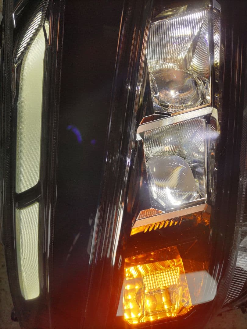 zrr80 voxy 右ledヘッドライト