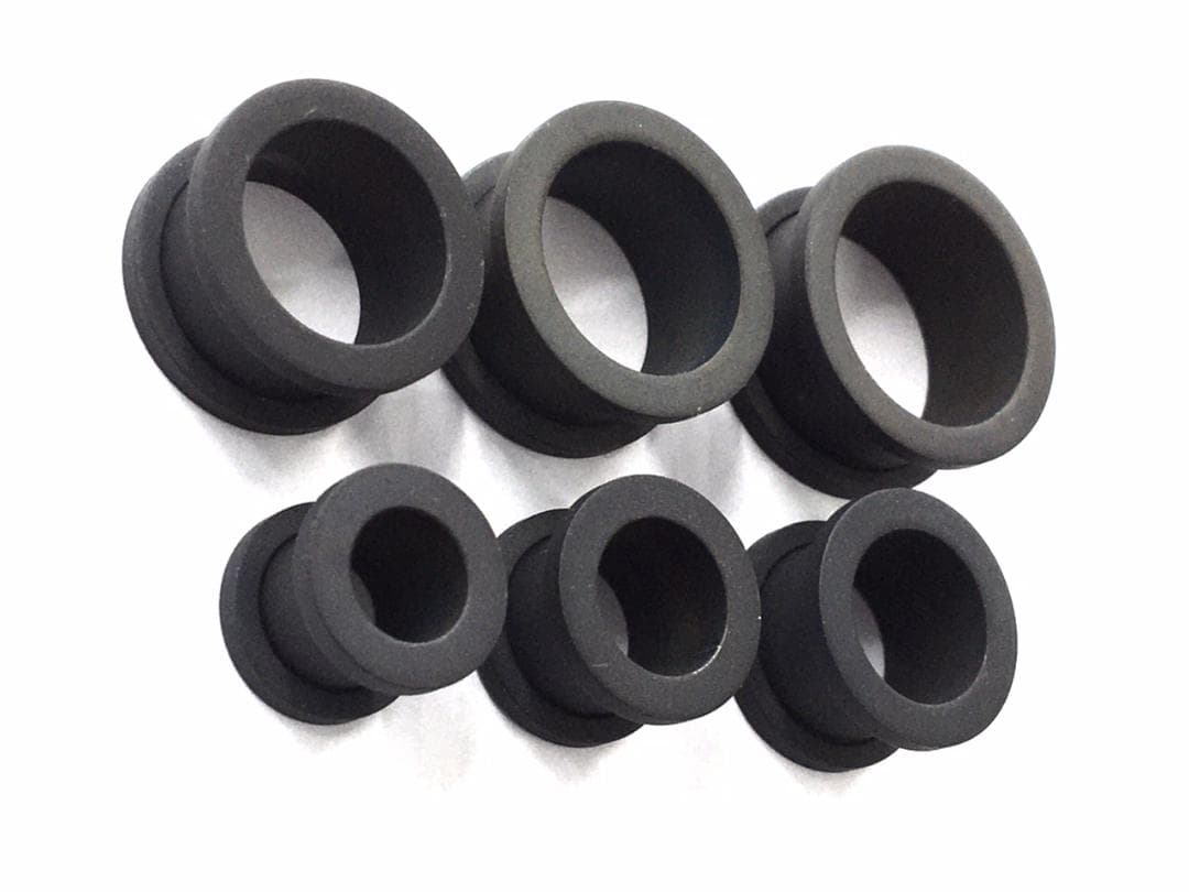 2つ　20mmマットブラック　フレッシュトンネル　ボディピアス