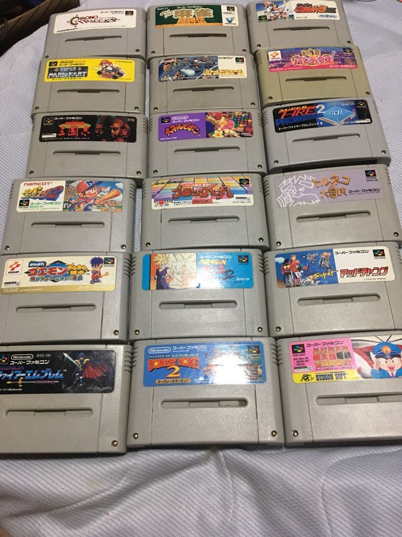 スーファミ本体コントローラ4本ソフト37本です