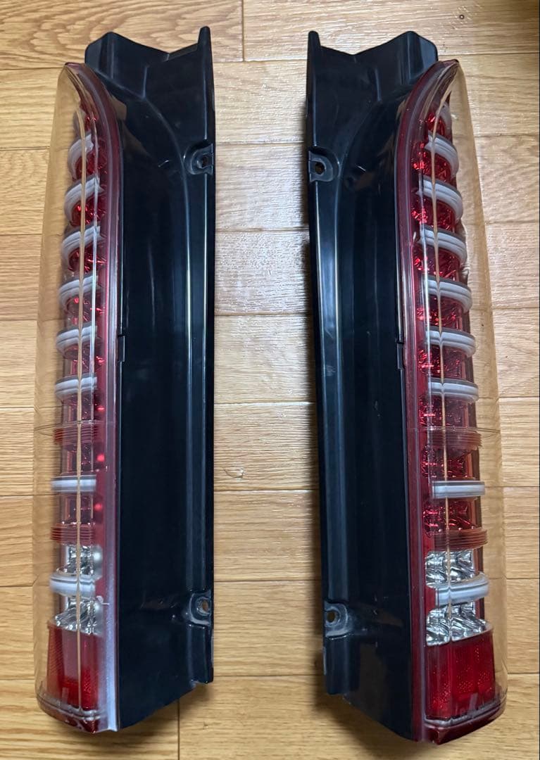 トヨタ ハイエース 200系 テールランプ トヨタ純正 左右セット LEDテール
