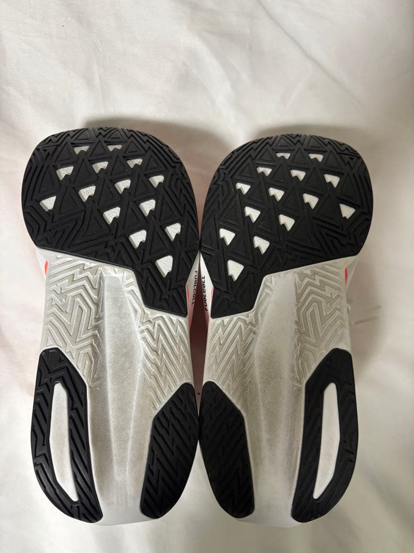 美品 New Balance FuelCellレベルv5 27cm