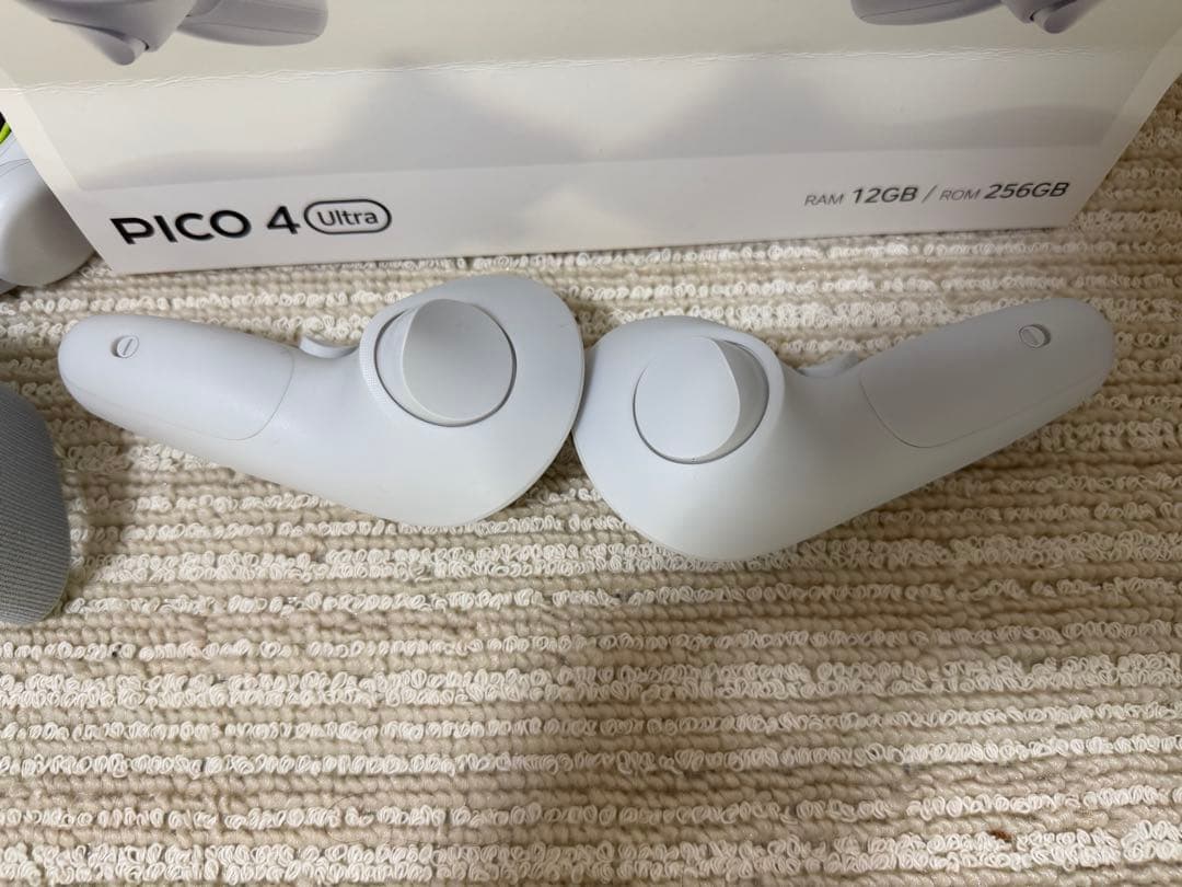 PICO4 ULTRA 12GB RAM 256GB モーショントラッカー5個