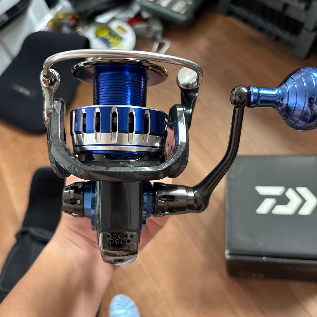 ダイワ　ソルティガ SALTIGA 4000H スピニングリール