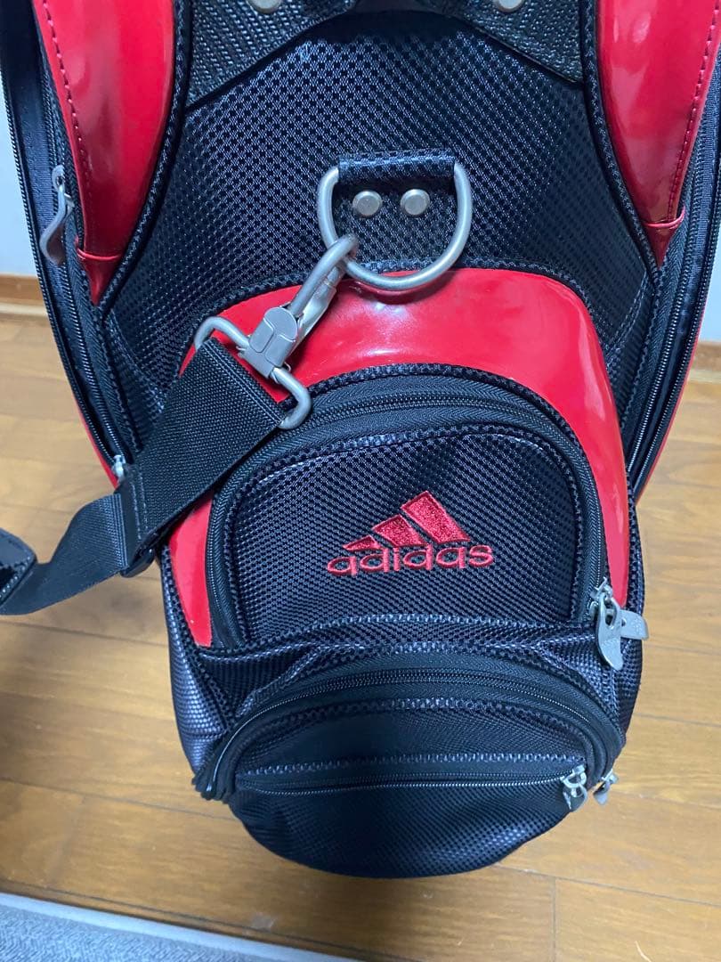 adidas キャディバッグ 黒赤 フード付き