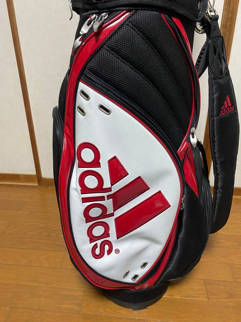 adidas キャディバッグ 黒赤 フード付き