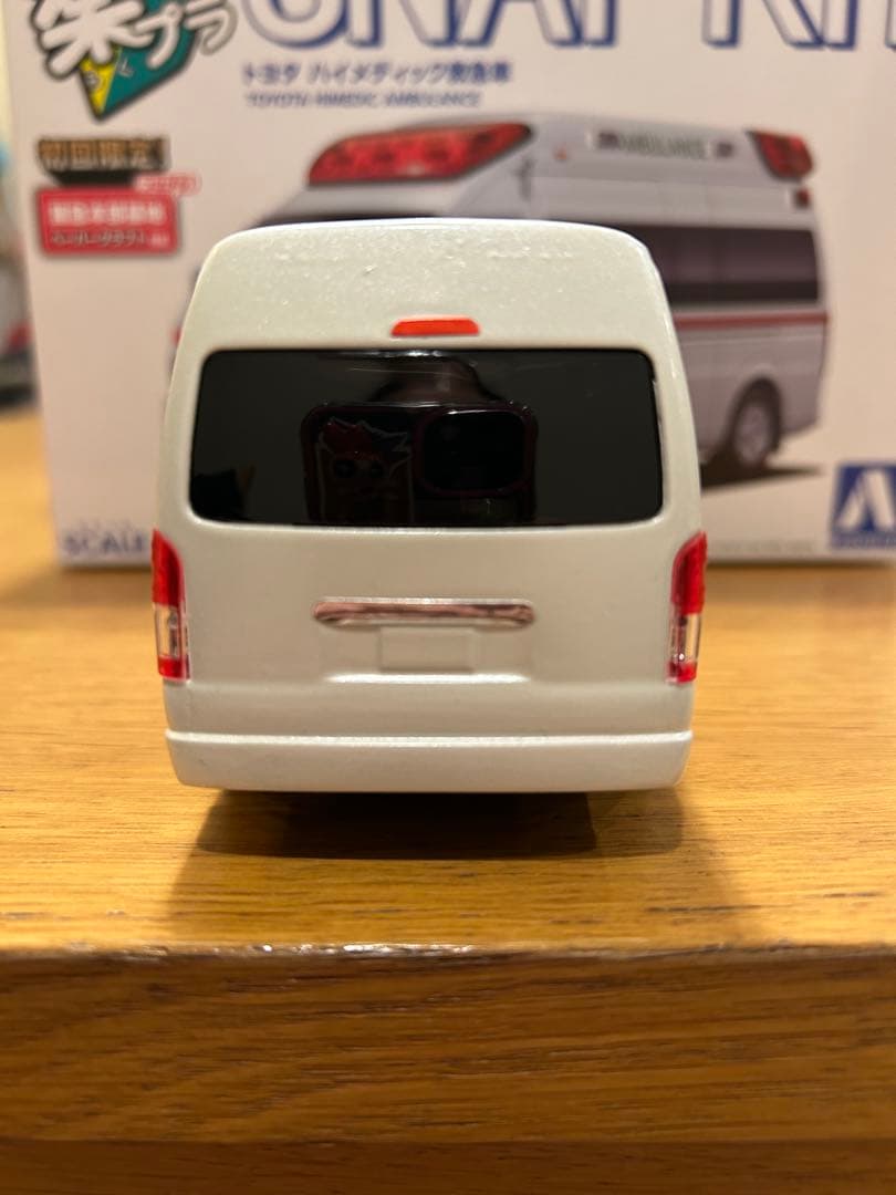 のんちゃん　トヨタ ハイエース 救急車 1/43 スナップキット