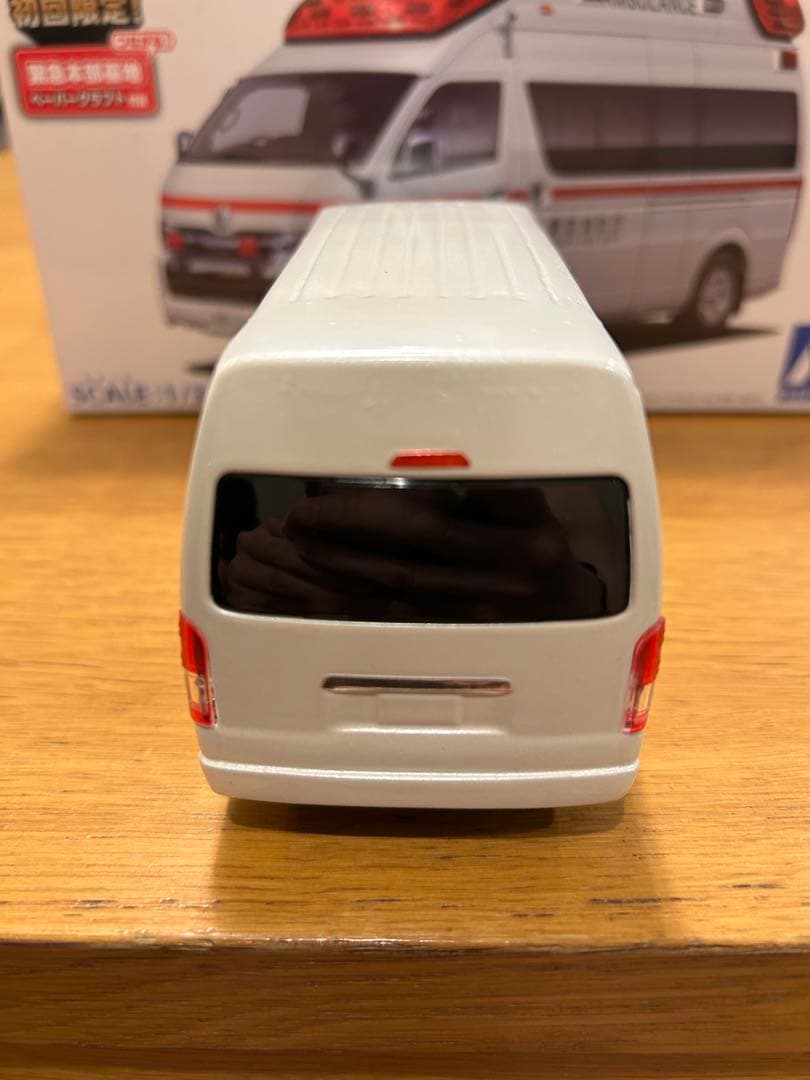 のんちゃん　トヨタ ハイエース 救急車 1/43 スナップキット