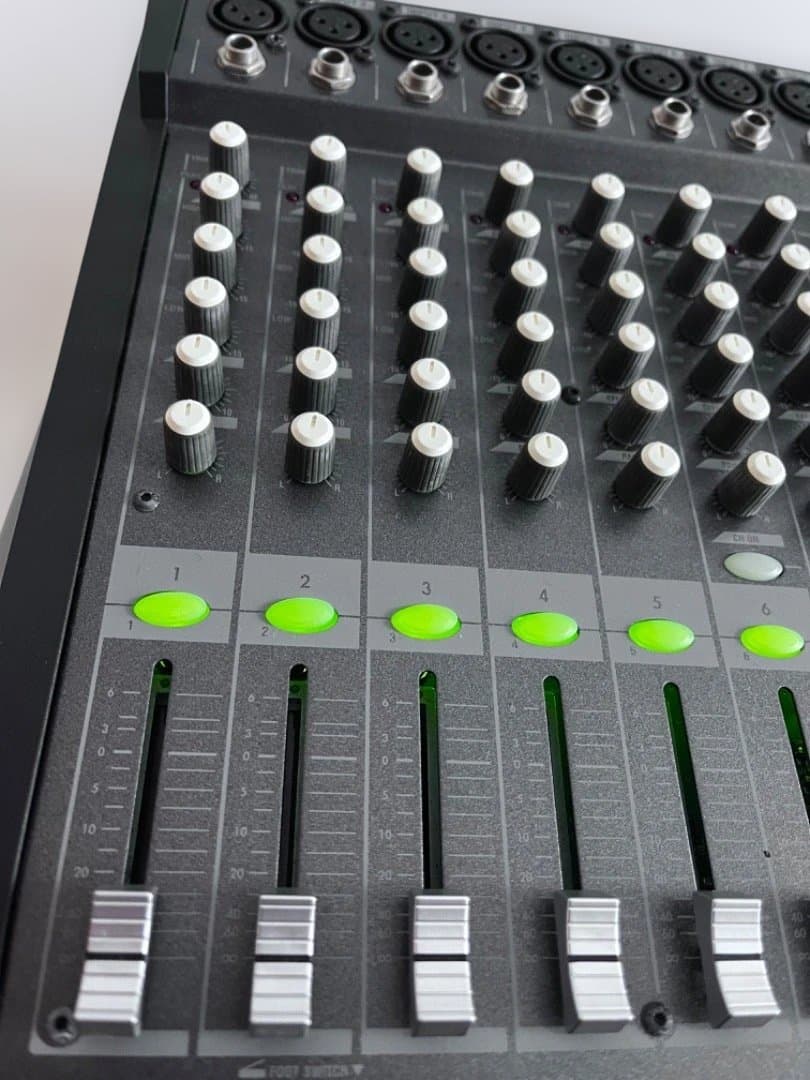 KORG D888 デジタルミキサー・MTR・DAW・マルチトラックレコーダー