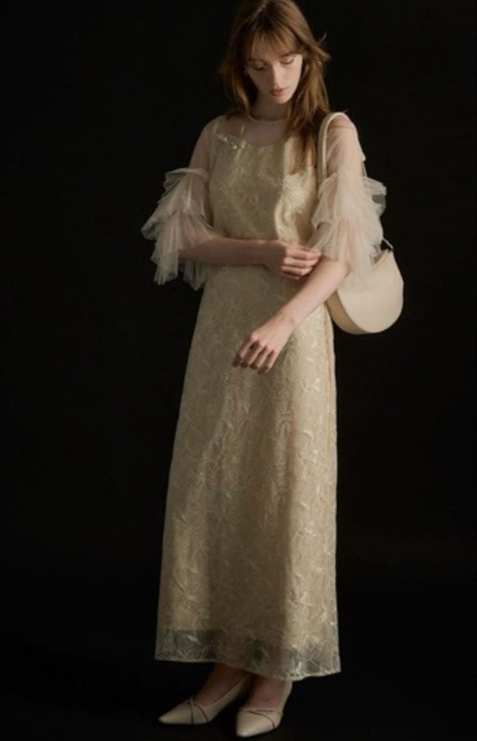 様々　　Pearl motif embroidery dress