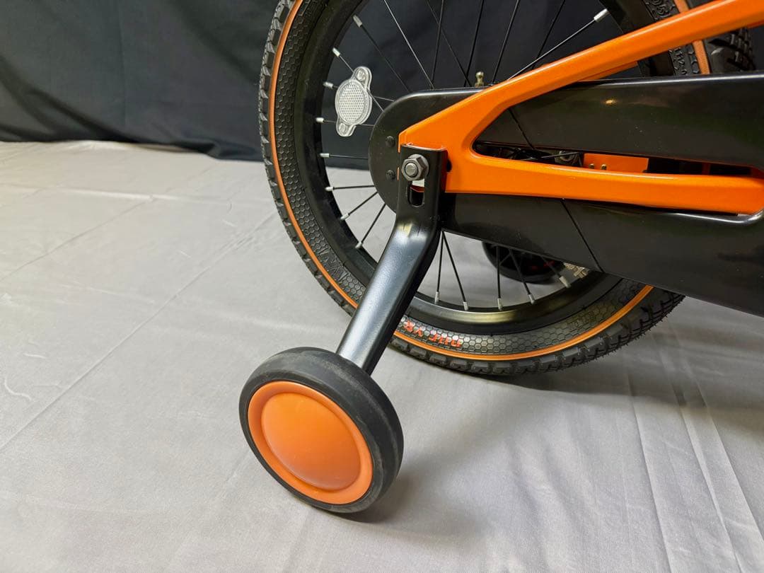 スタイリッシュ キッズバイク 16インチ マグネシウムフレーム 軽量 子供自転車