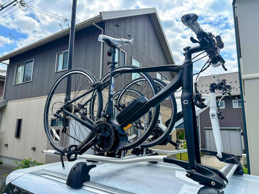 電動アシスト自転車　クロスバイクYPJ-C 2台THULEサイクルキャリア2台