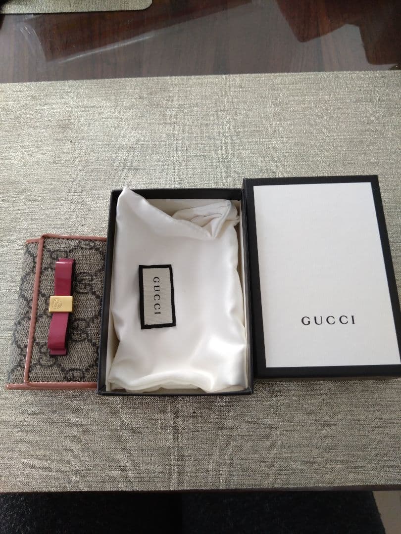 Gucci GGパターン キーケース ベージュ/ピンク