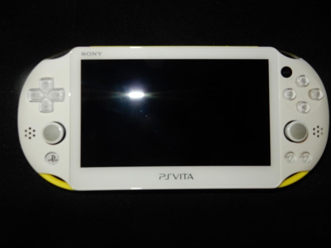 SONY PS vita ライムグリーン　ゲームソフト3本 セット