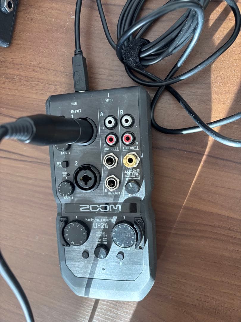 AKG 楽器用コンデンサーマイク　と　プリアンプ・アダプタのセット