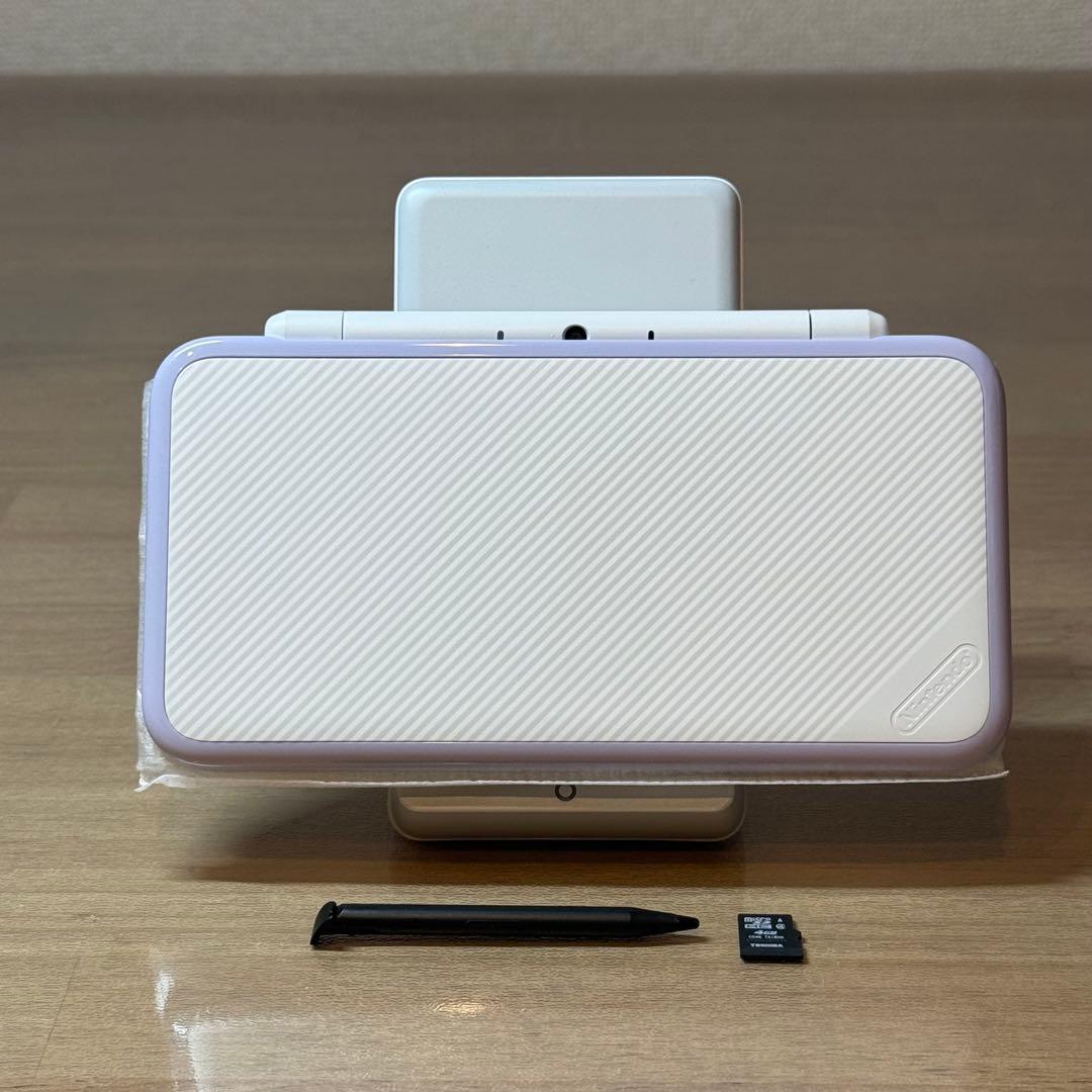 4-156【美品】Newニンテンドー2DS LL ホワイト×ラベンダー 箱付き