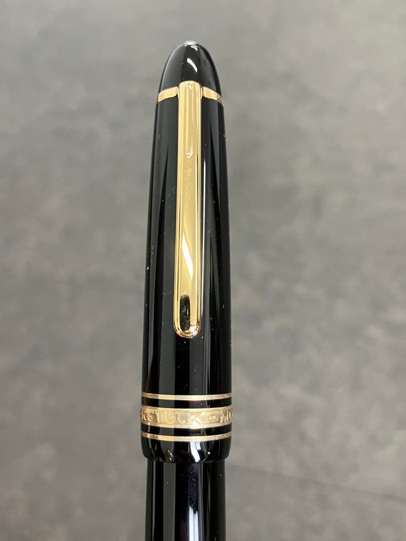 未使用　Montblanc モンブラン　万年筆 黒 専用ケース14K 585刻印