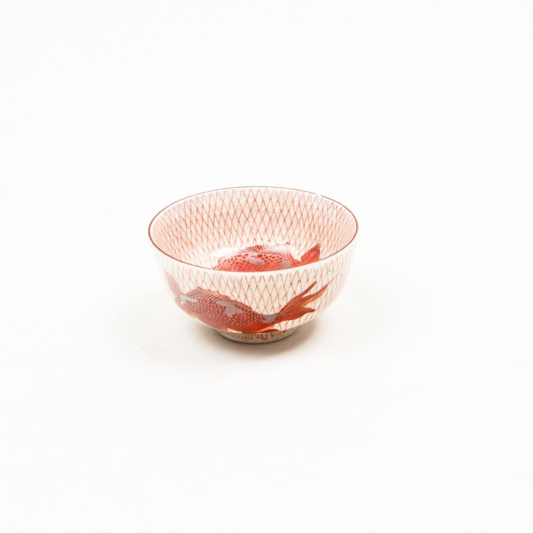 九谷焼 赤絵銀彩赤絵網目金魚図 ぐい呑 盃 酒器
