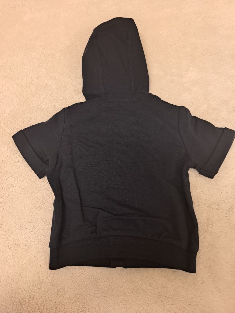新品タグ付　FENDI KIDS　半袖Tシャツ　パーカー　匿名発送　激安　難あり
