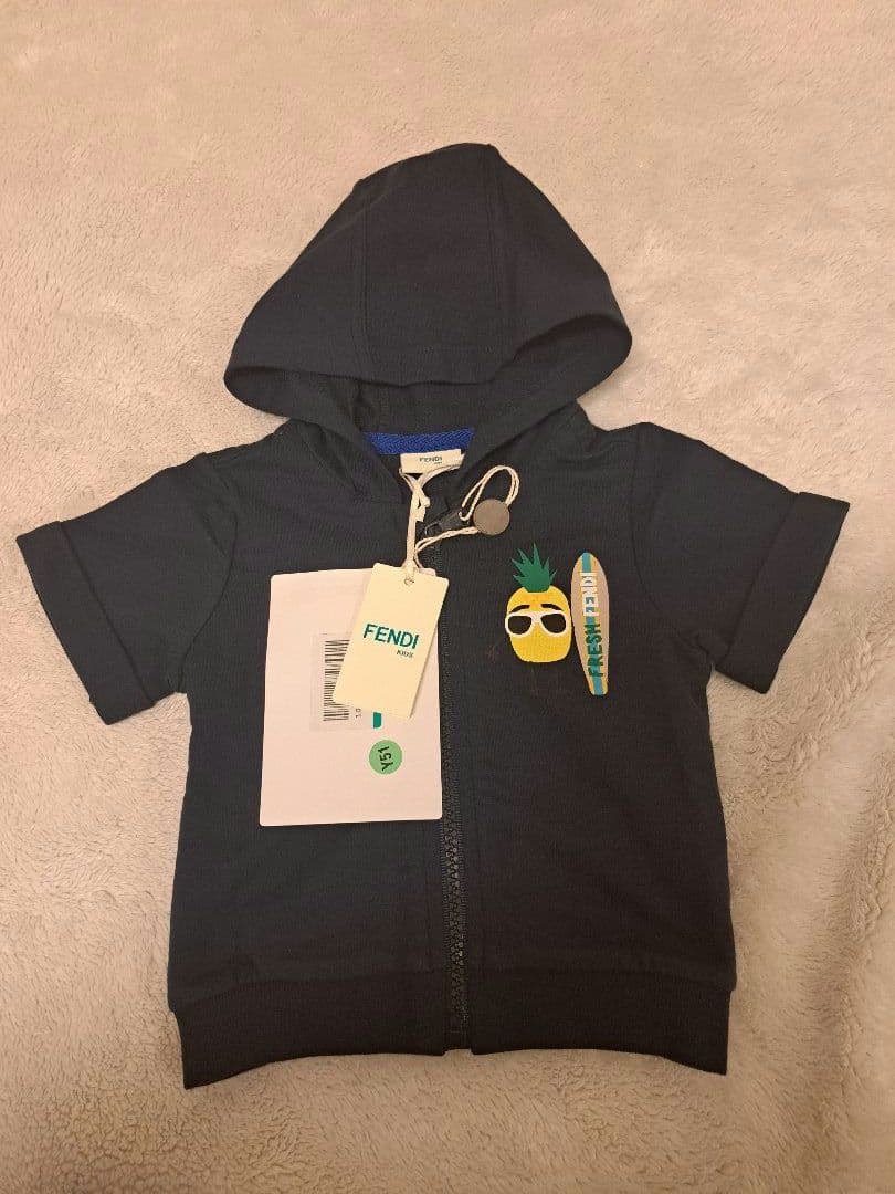 新品タグ付　FENDI KIDS　半袖Tシャツ　パーカー　匿名発送　激安　難あり