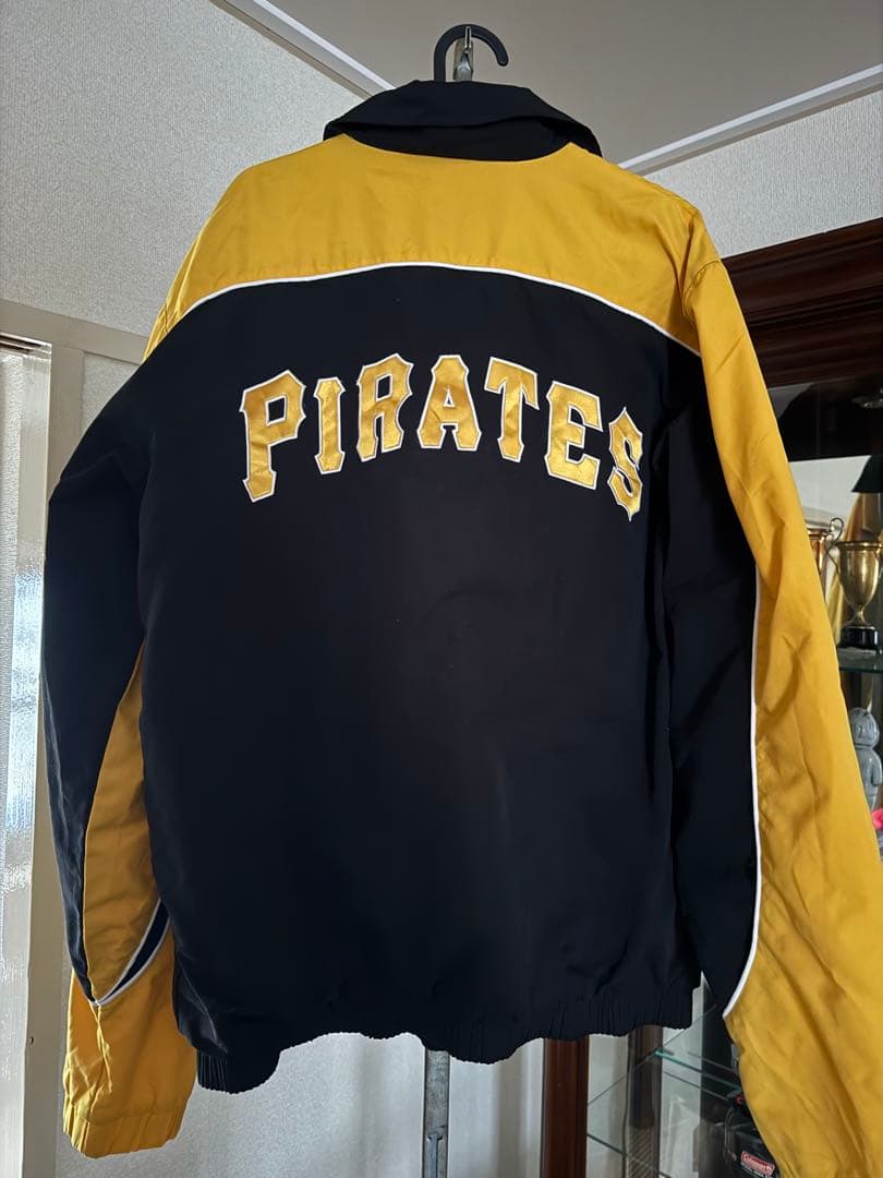 最終値下げPittsburgh Pirates ジャケット Mサイズ