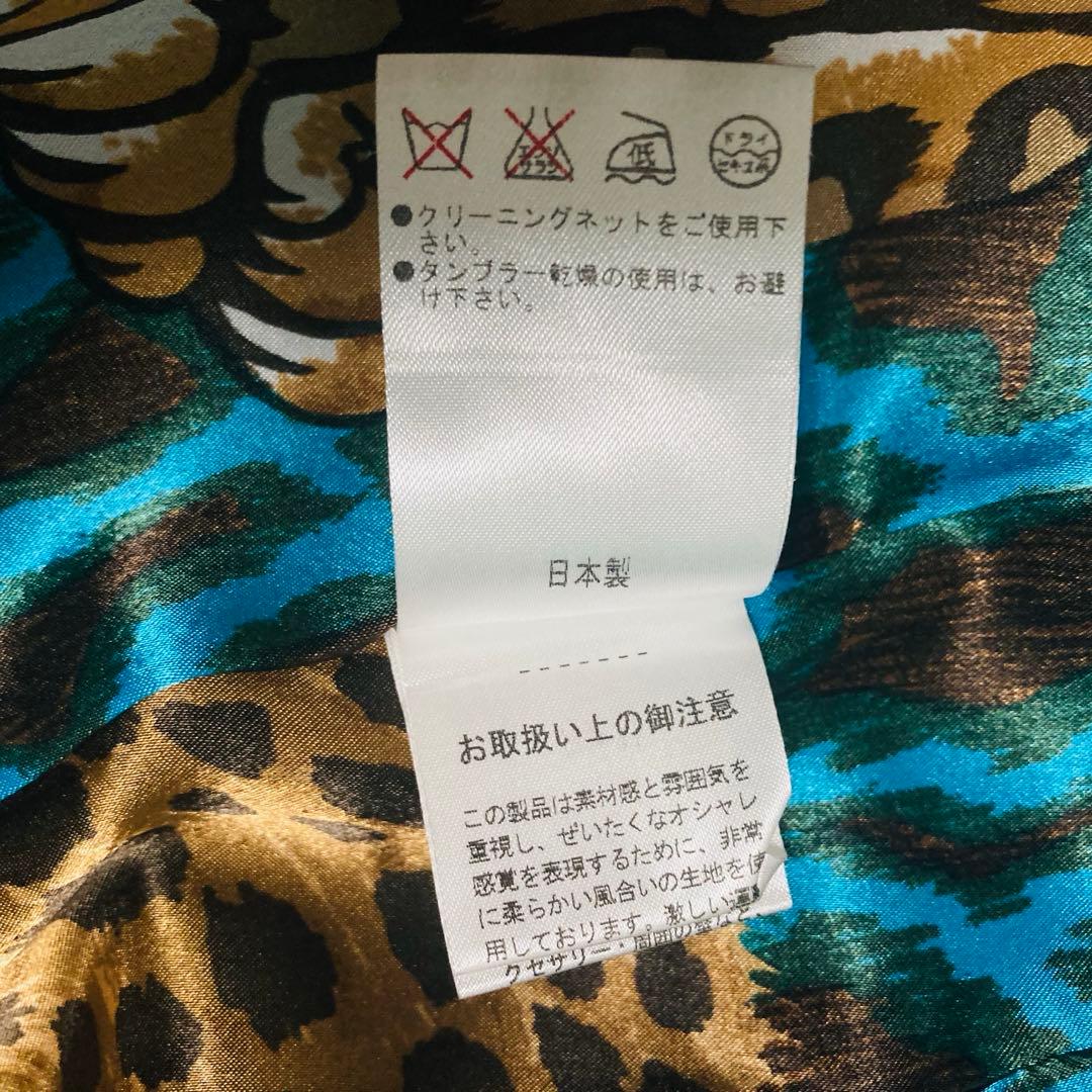 【美品】伊太利屋　キラキラボタンのお洒落なジャケット