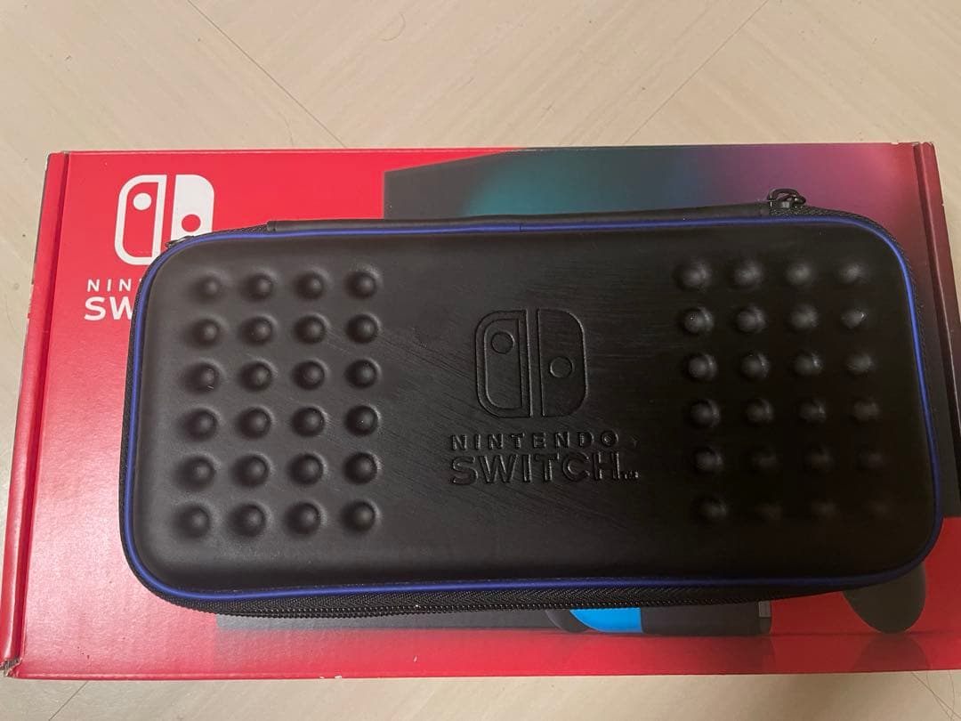 Switch 本体　コントローラ　専用ケース　カセット付き