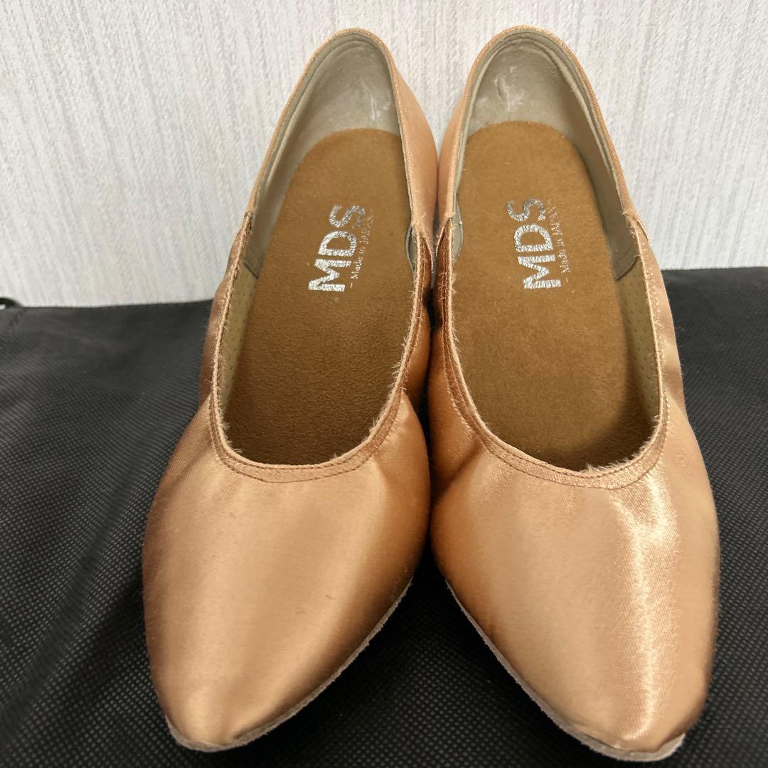 お値下げ！美品！MDS ベージュサテン スタンダード、23.5センチ社交ダンス
