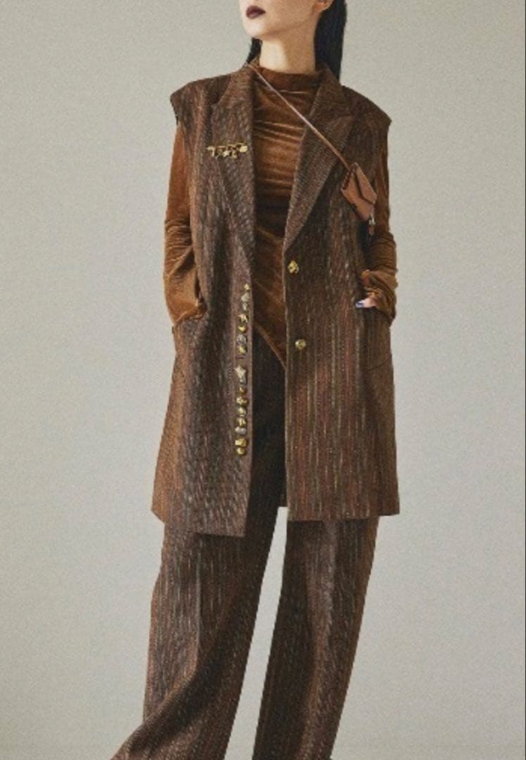 アメリ/UND MANY MOTIF BUTTON VEST