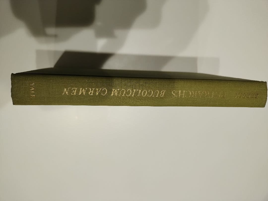 ネット中古で1万5千円弱する洋書(BUCOLICUM CARMEN)