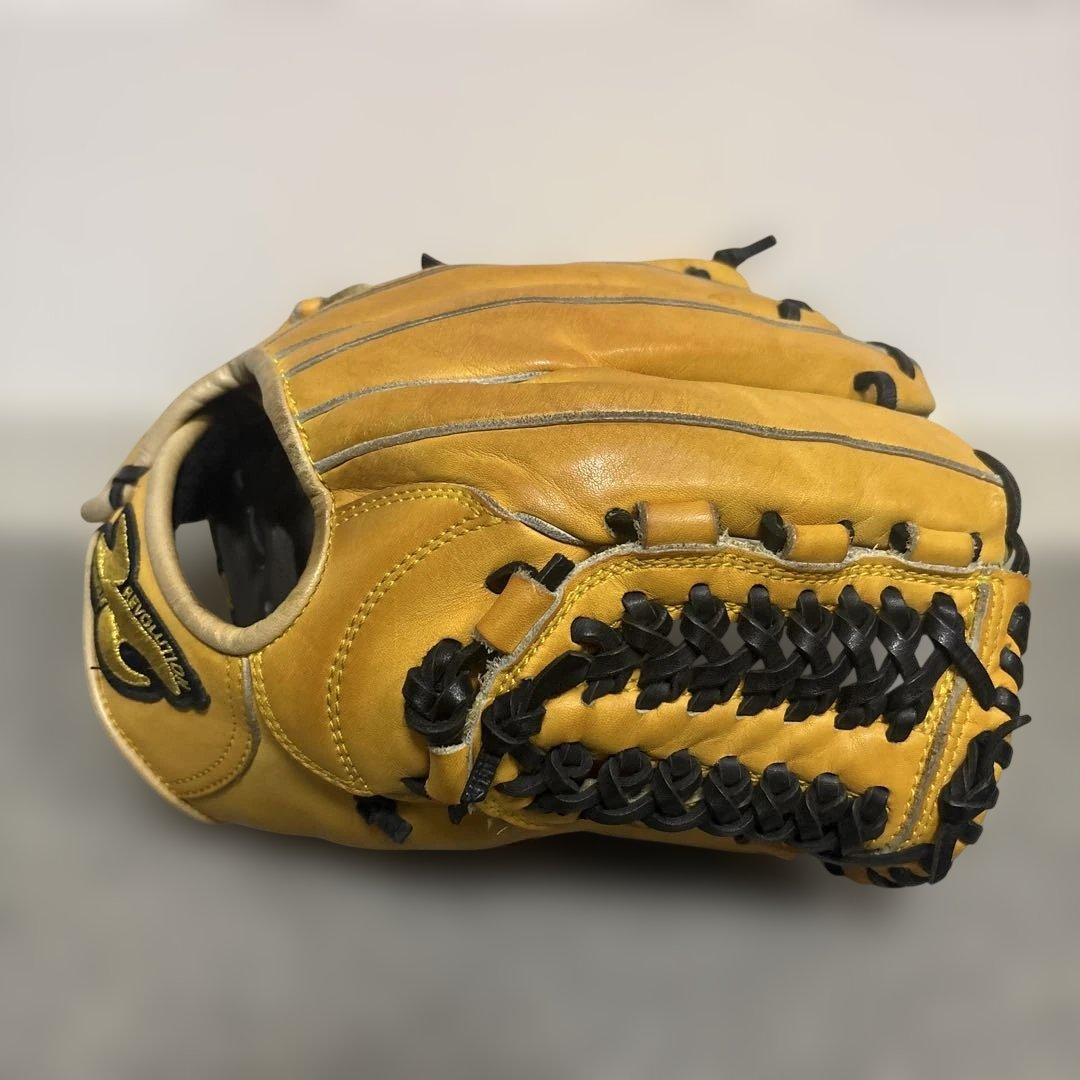 スポーツショップ　ナイン　の硬式グラブ　中古
