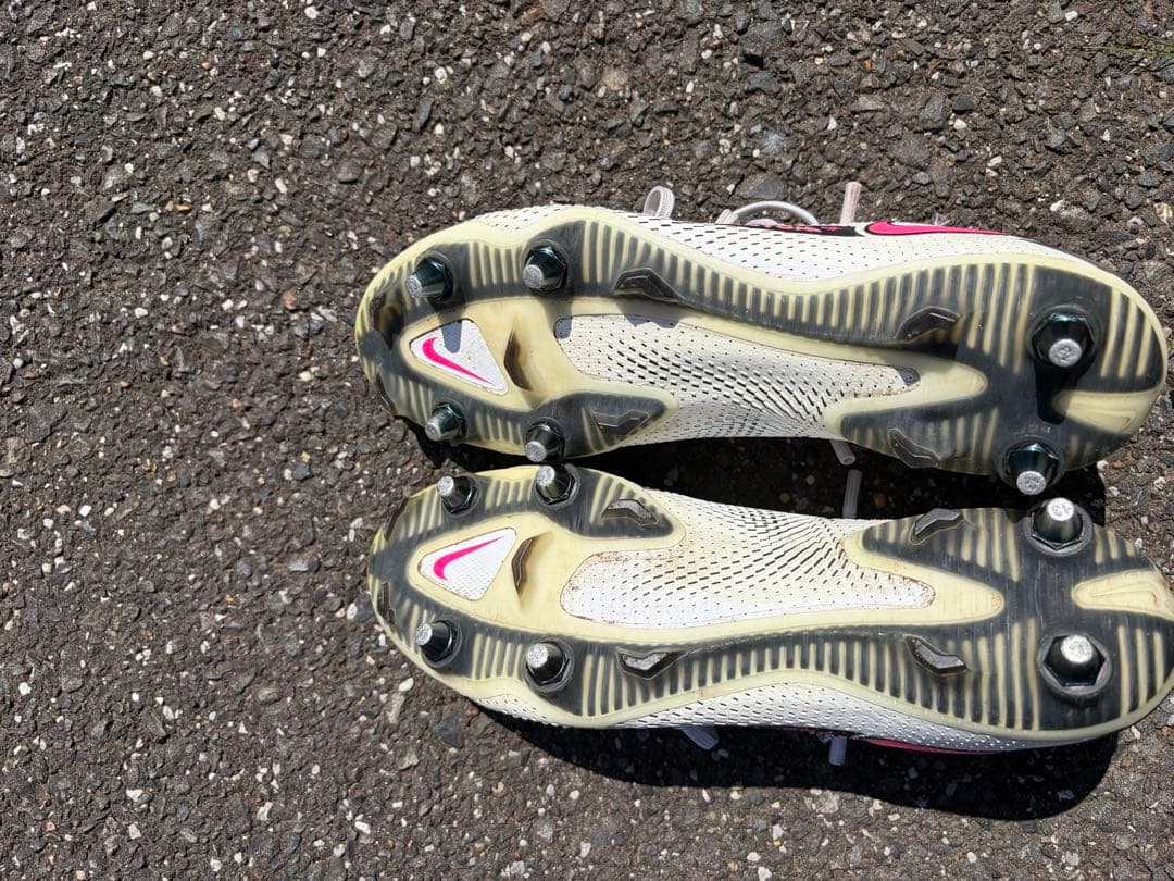 Nike Phantom サッカーシューズ ホワイト/ピンク