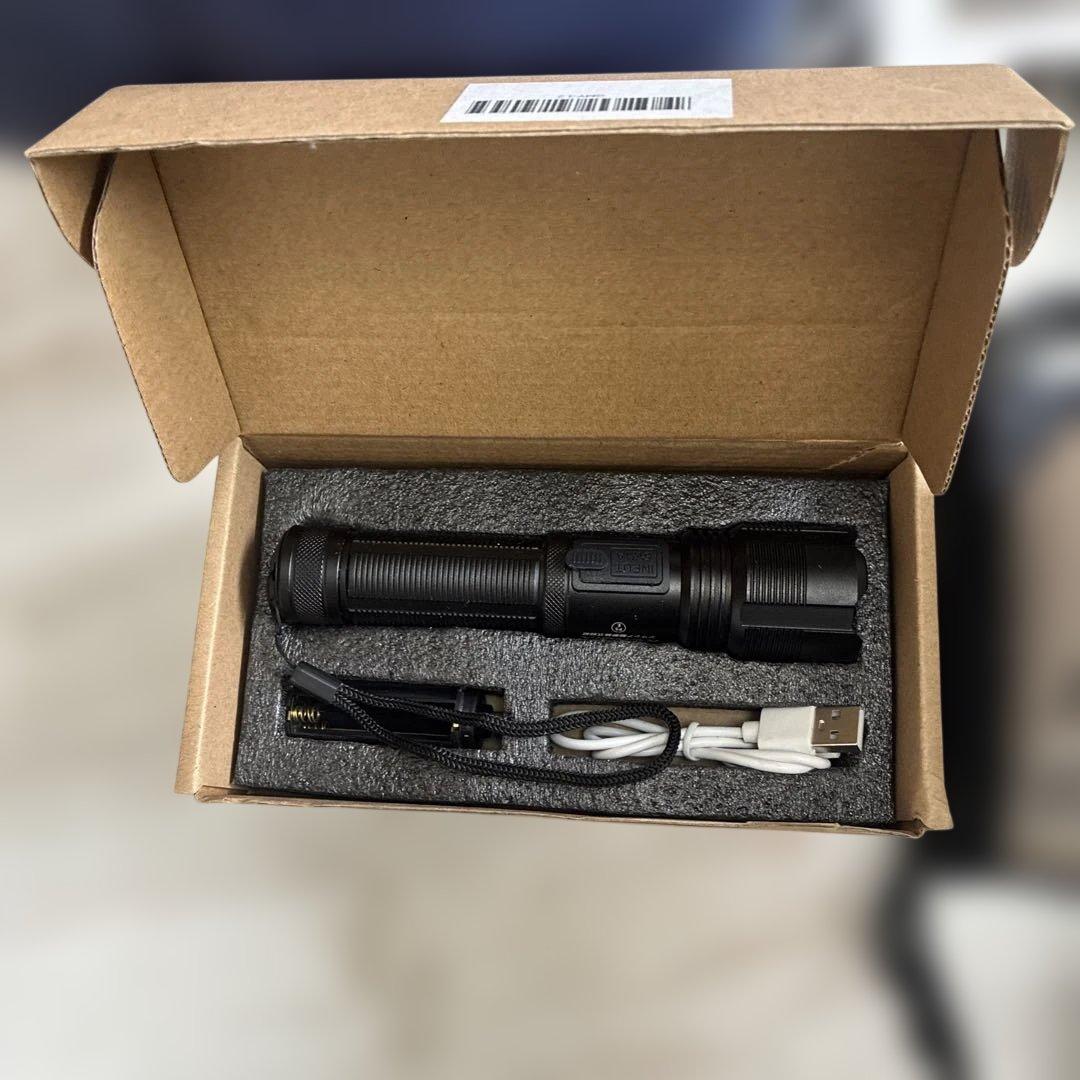 HAWKGEAR アウトドア食器セット、寝袋。