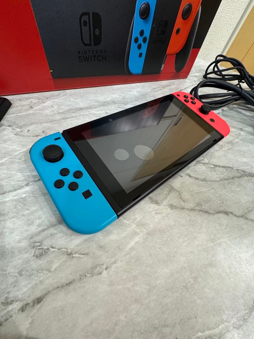 NintendoSwitch 本体レッド/ブルー コントローラー付き