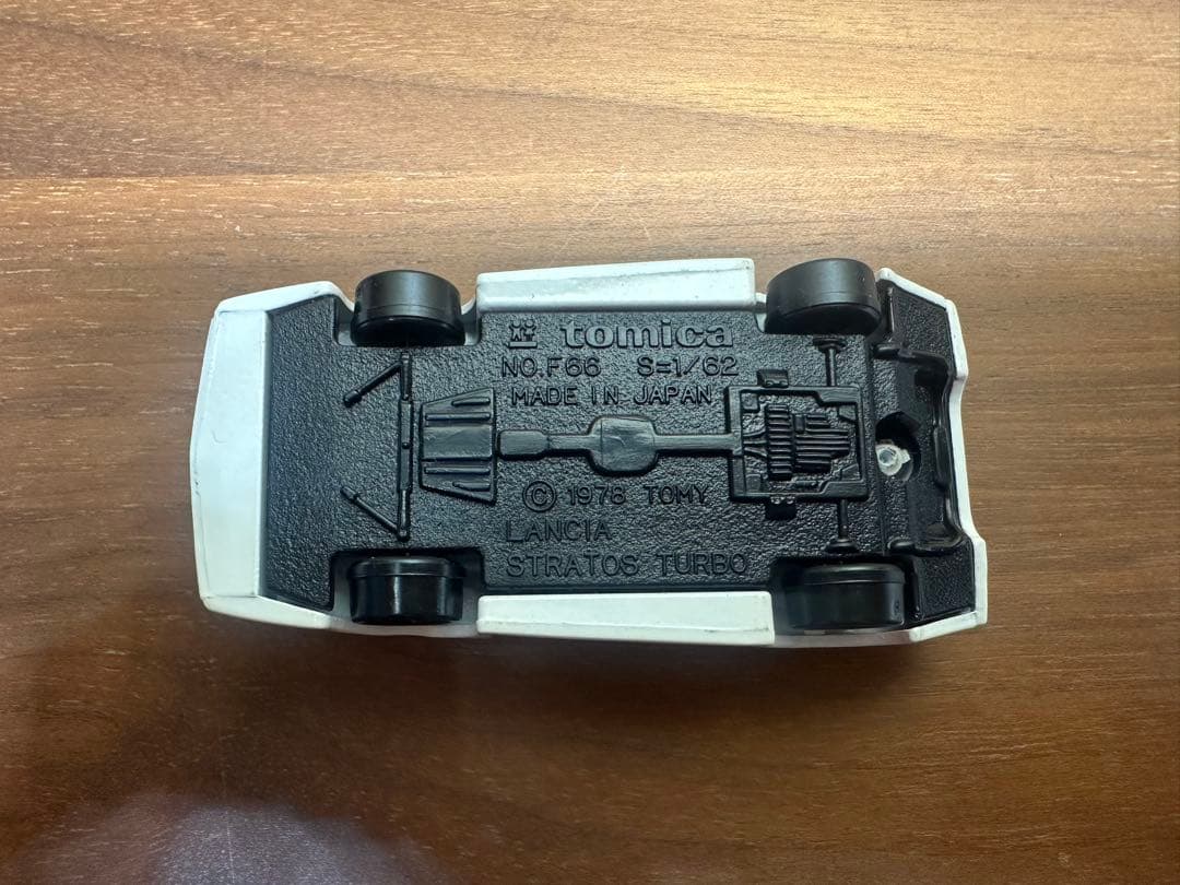 トミカ 外車シリーズ ランチア ストラトス ターボ マルボロ F66 1/62