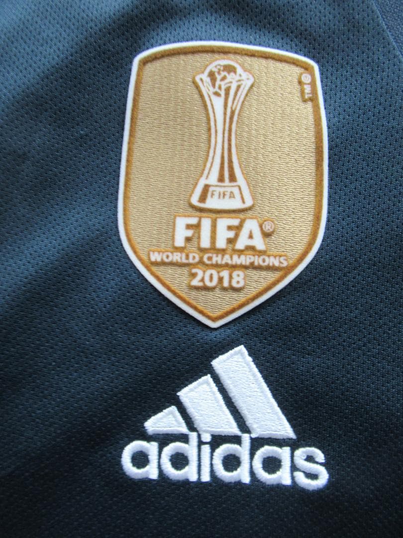 レアルマドリード モドリッチ10 黒 CLパッチ FIFAチャンピオンバッジ