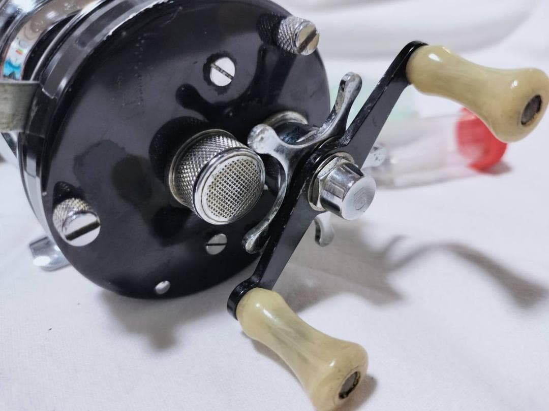 アブガルシア　アンバサダー5000C　ビンテージ　リール 黒　ケース　工具　付