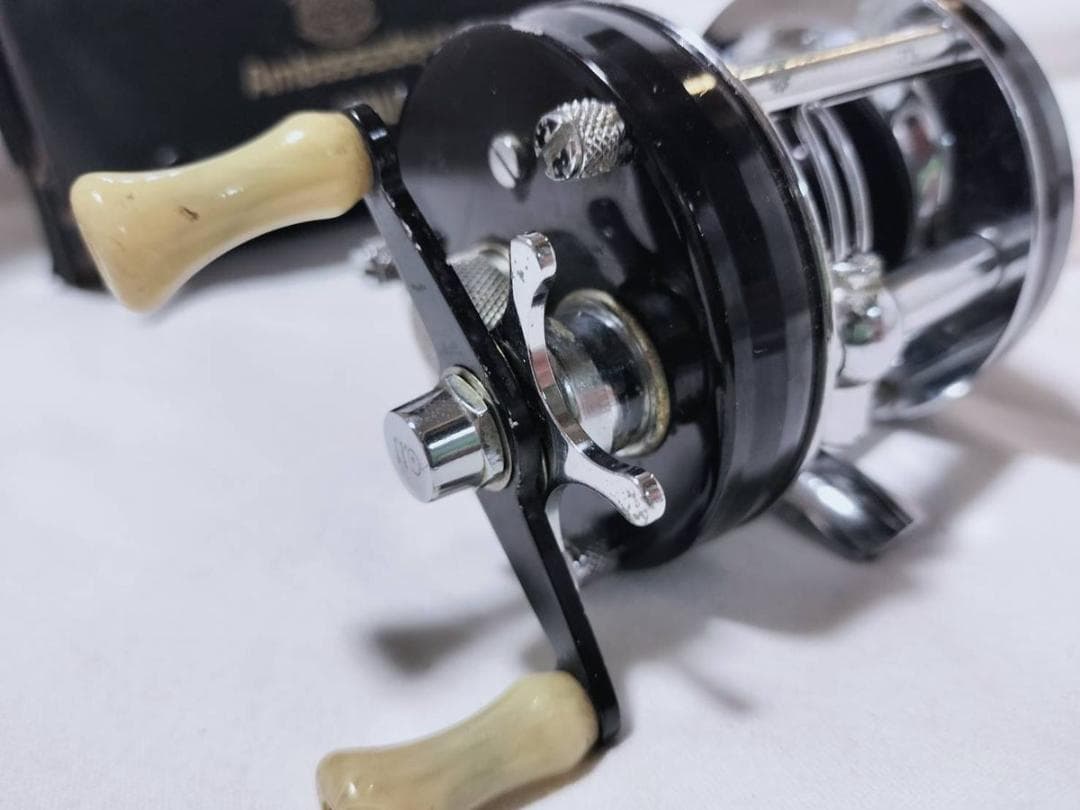 アブガルシア　アンバサダー5000C　ビンテージ　リール 黒　ケース　工具　付